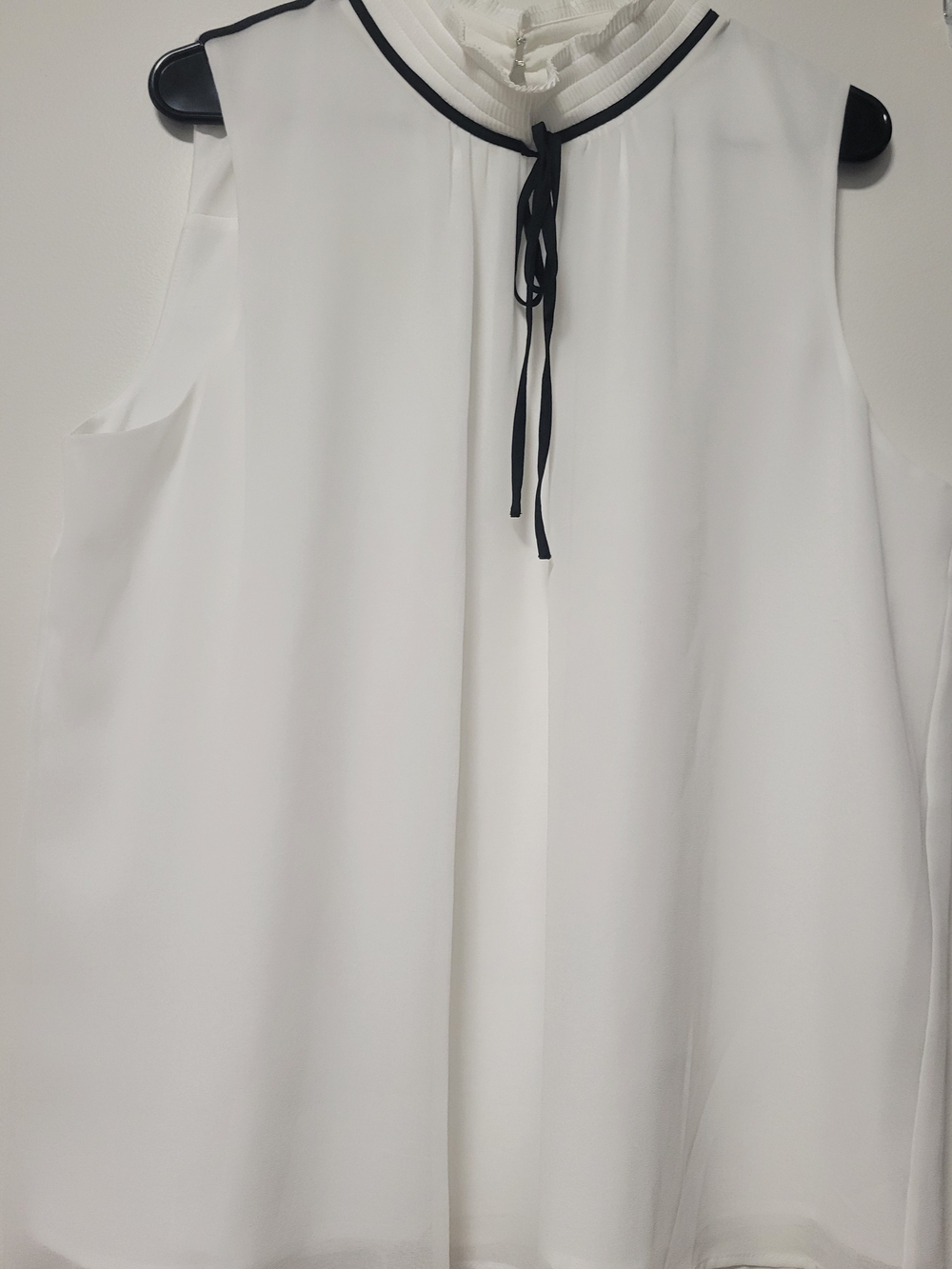 Karl Lagerfeld White Sleeveless Blouse with Black Trim Size XL